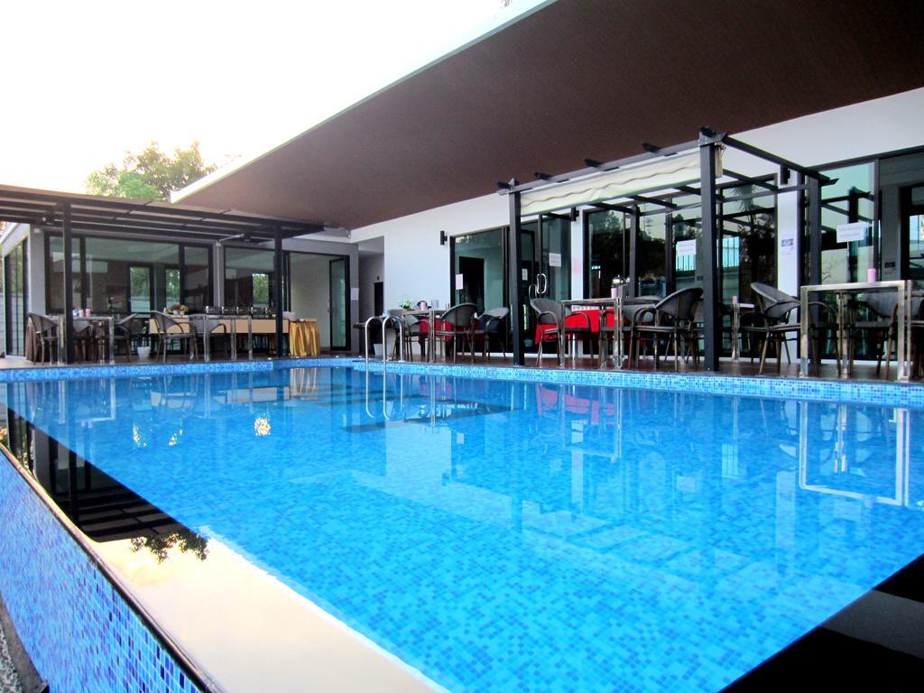 Life Grand Chiang Mai Hotell Exteriör bild