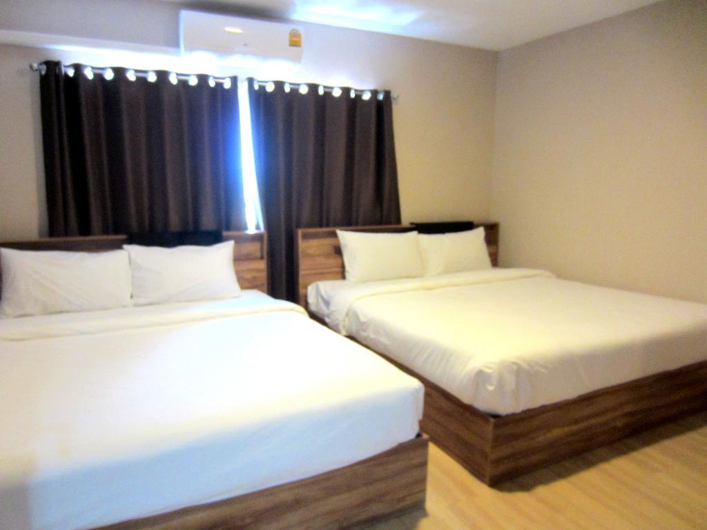 Life Grand Chiang Mai Hotell Exteriör bild