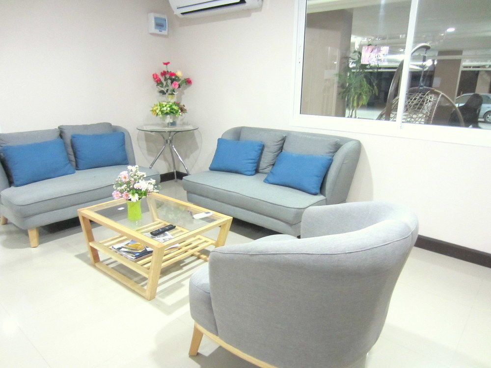 Life Grand Chiang Mai Hotell Exteriör bild