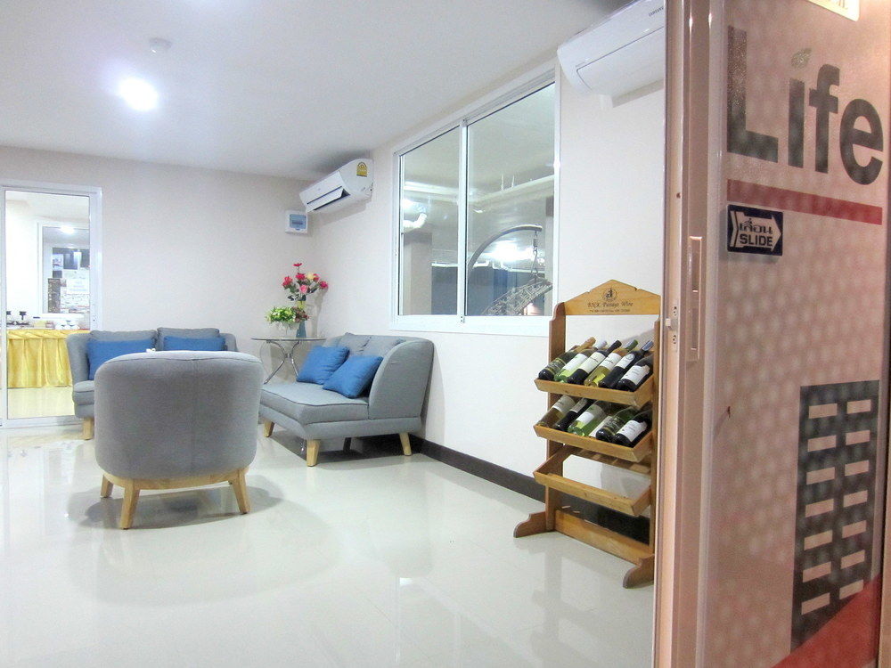 Life Grand Chiang Mai Hotell Exteriör bild
