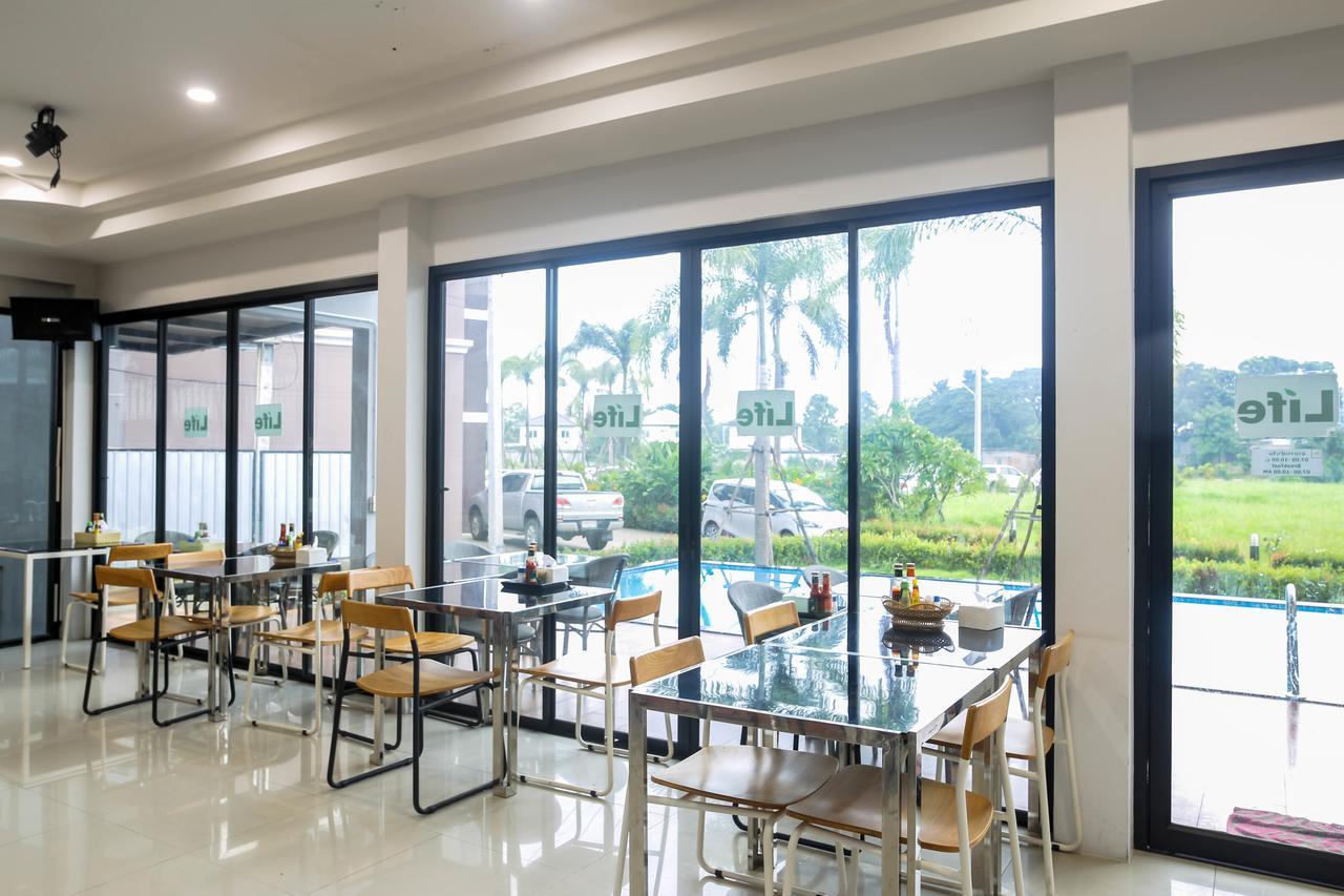 Life Grand Chiang Mai Hotell Exteriör bild