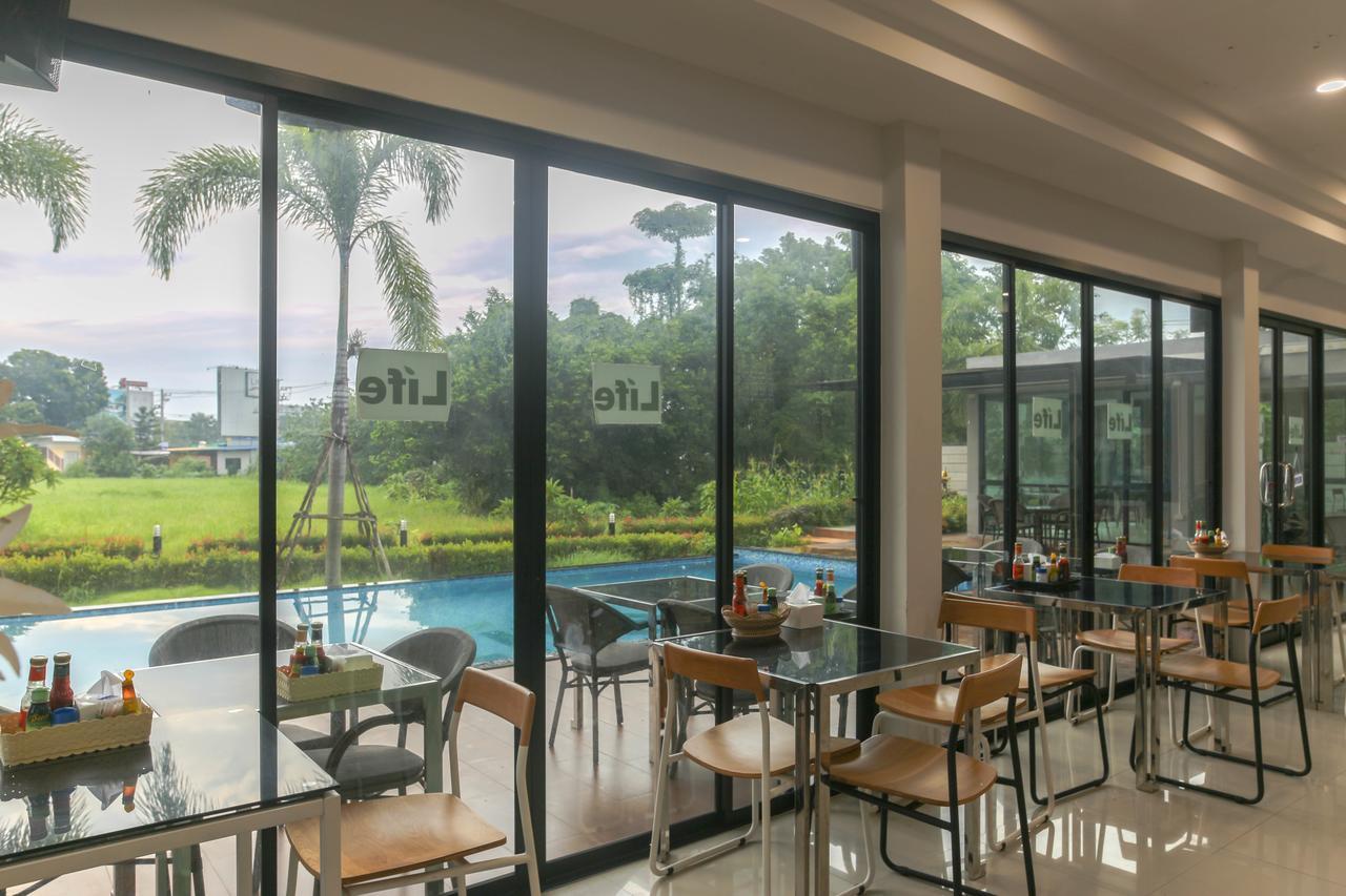 Life Grand Chiang Mai Hotell Exteriör bild