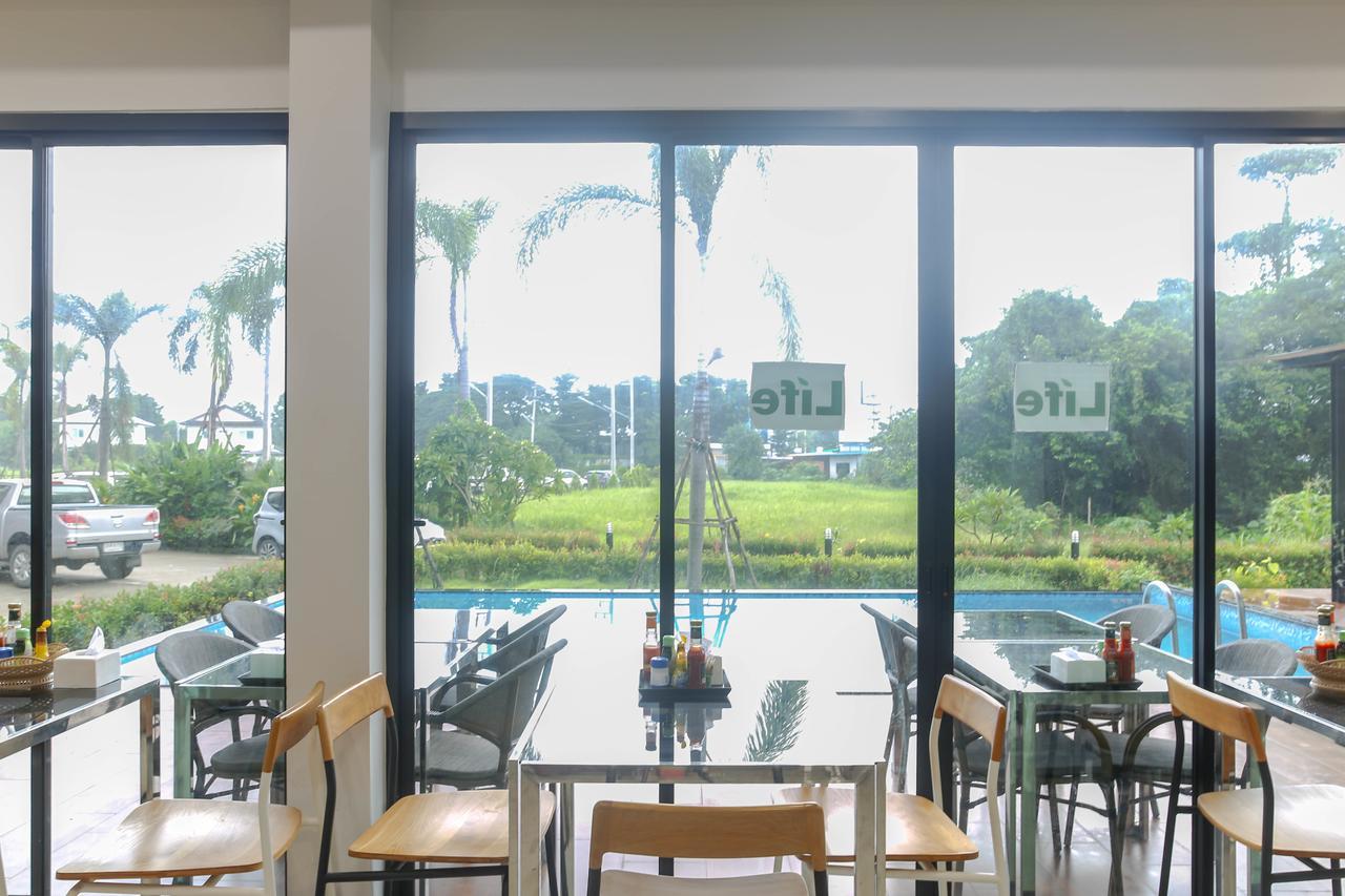 Life Grand Chiang Mai Hotell Exteriör bild