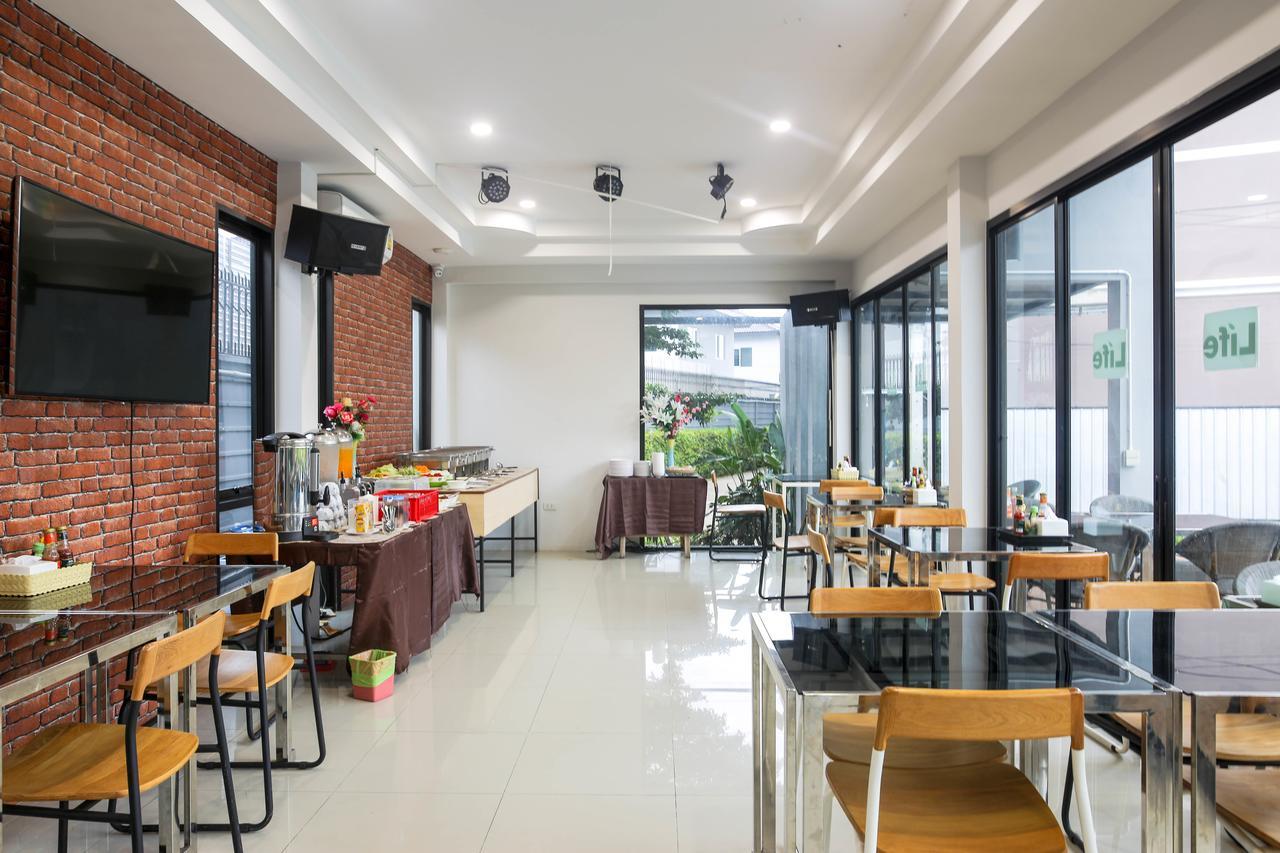 Life Grand Chiang Mai Hotell Exteriör bild