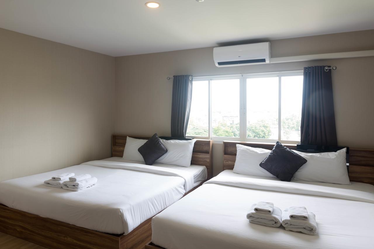 Life Grand Chiang Mai Hotell Exteriör bild