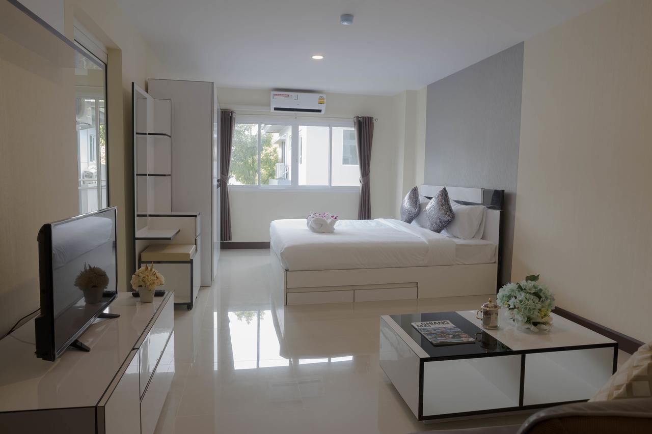 Life Grand Chiang Mai Hotell Exteriör bild