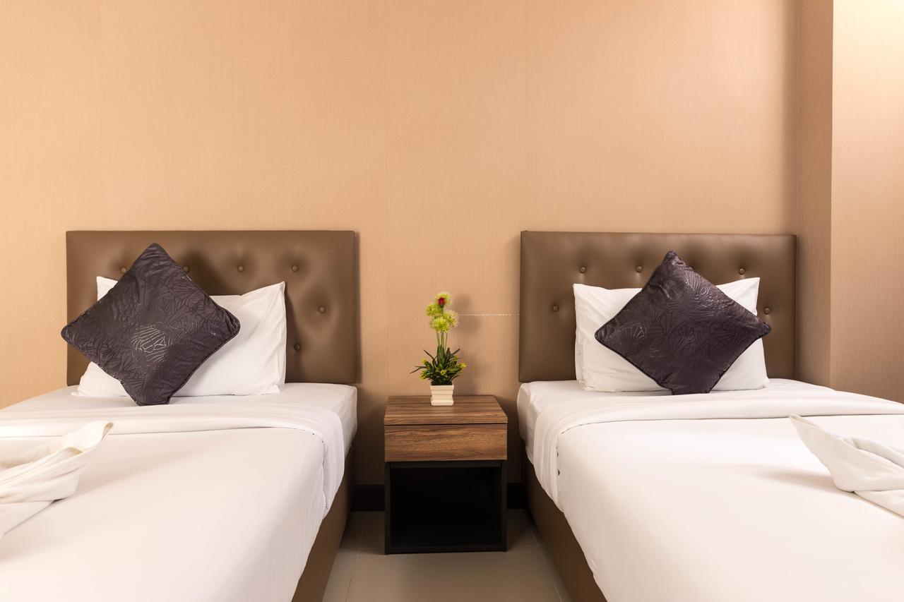 Life Grand Chiang Mai Hotell Exteriör bild