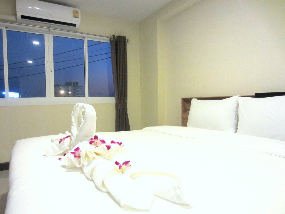 Life Grand Chiang Mai Hotell Exteriör bild