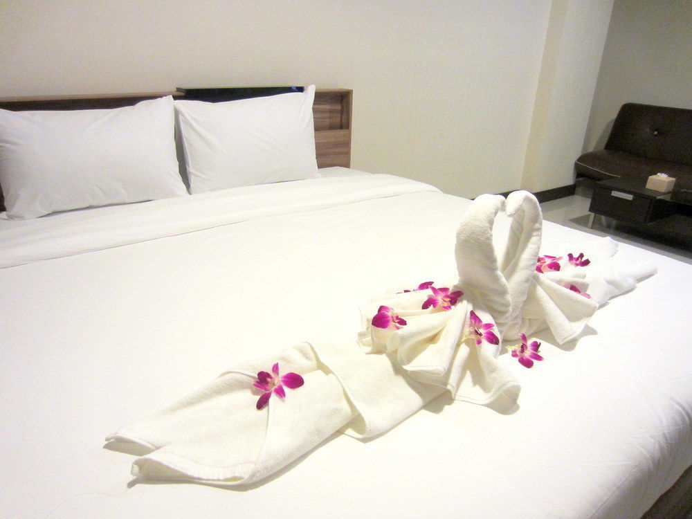 Life Grand Chiang Mai Hotell Exteriör bild