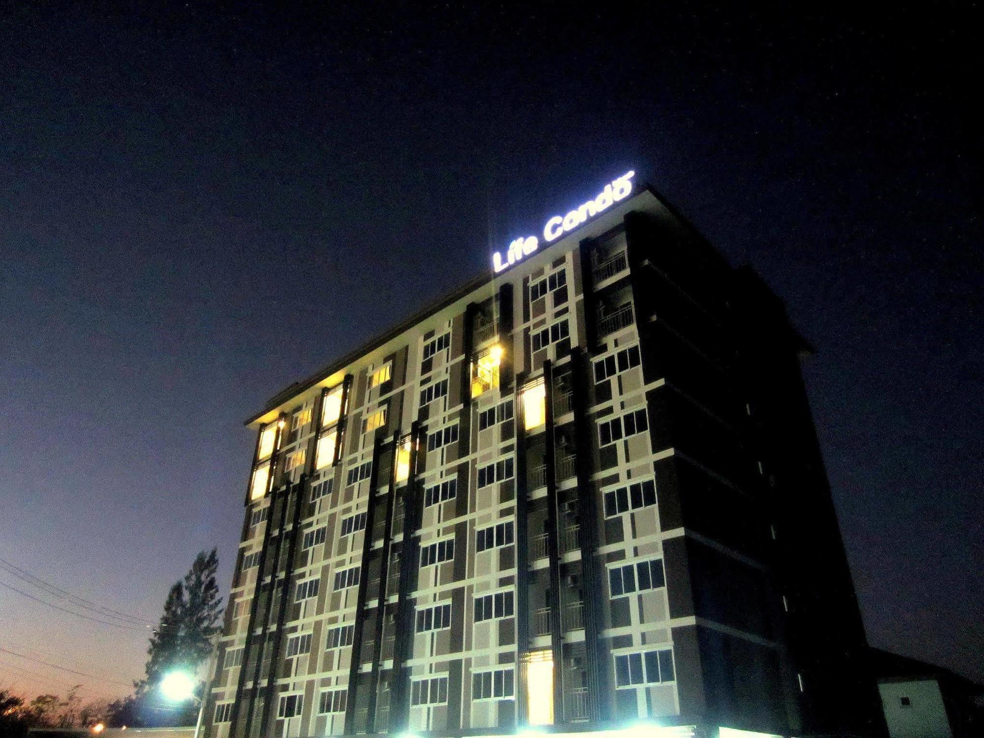 Life Grand Chiang Mai Hotell Exteriör bild